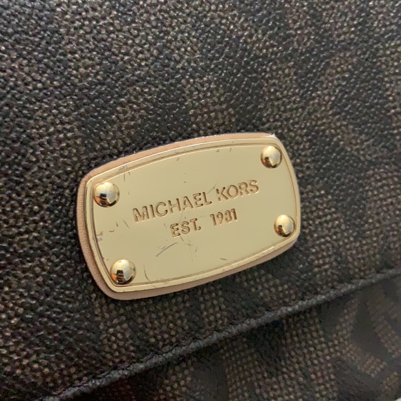 Michael Kors small crossbody- used - Picture 2 of 7